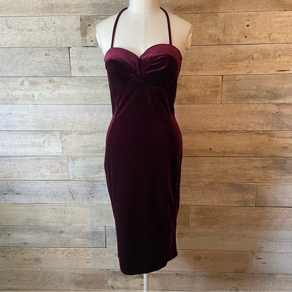BNWT Le Chateau women’s burgundy velvet fitted dress in size small